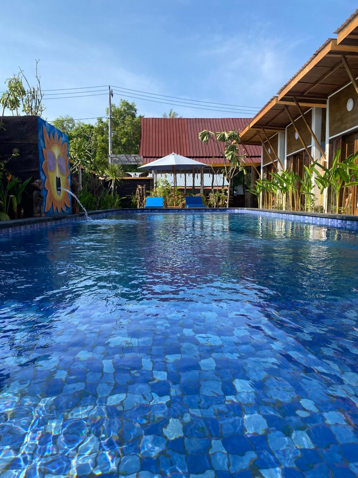 Sun Resort Gili Trawangan Exterior photo